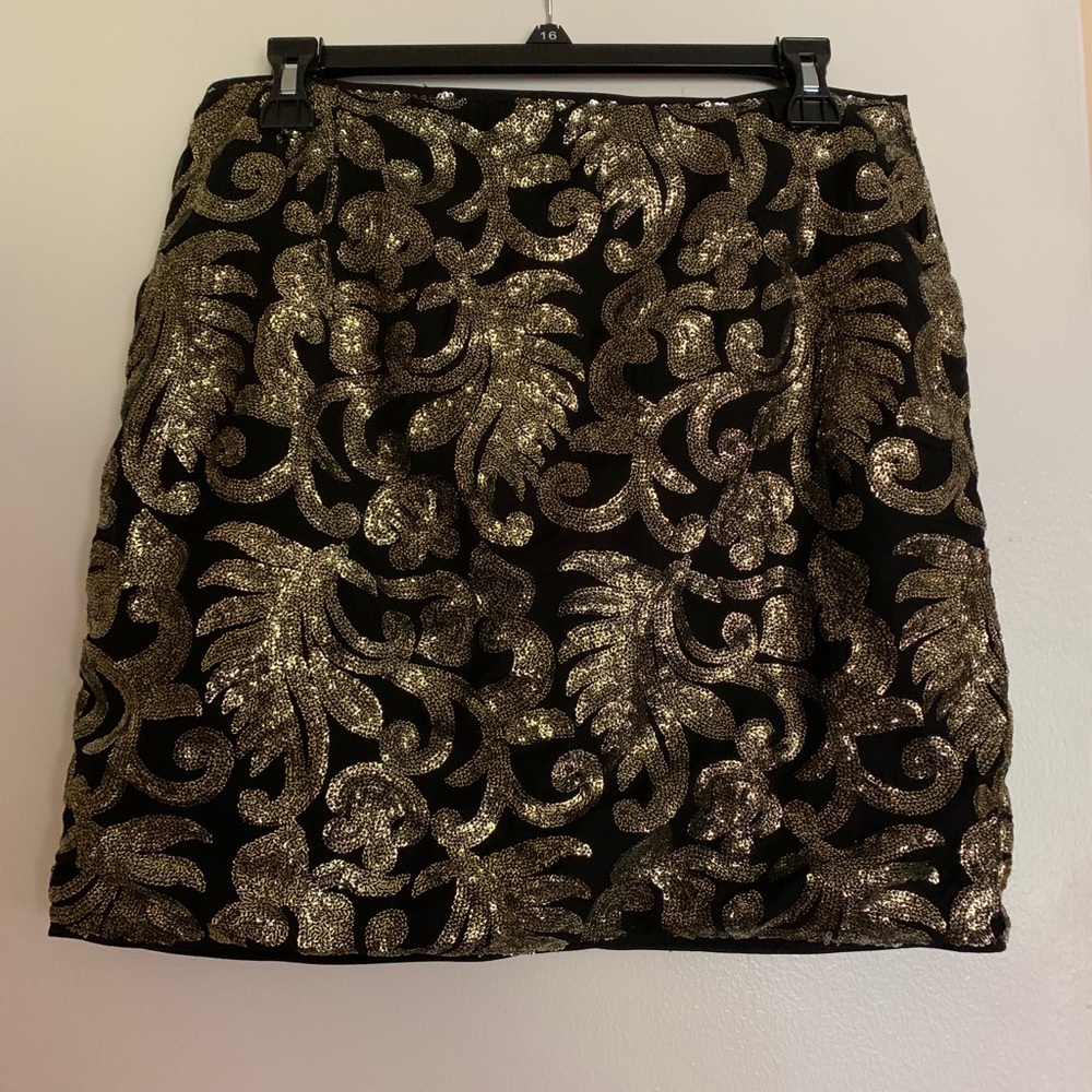 Sequin patterned mini skirt